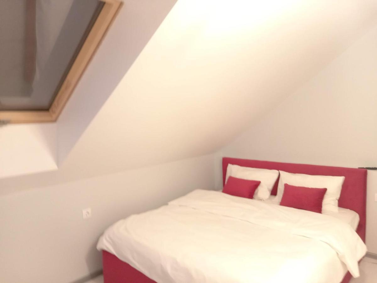 Pure Apartments Vip 5 리비프 외부 사진