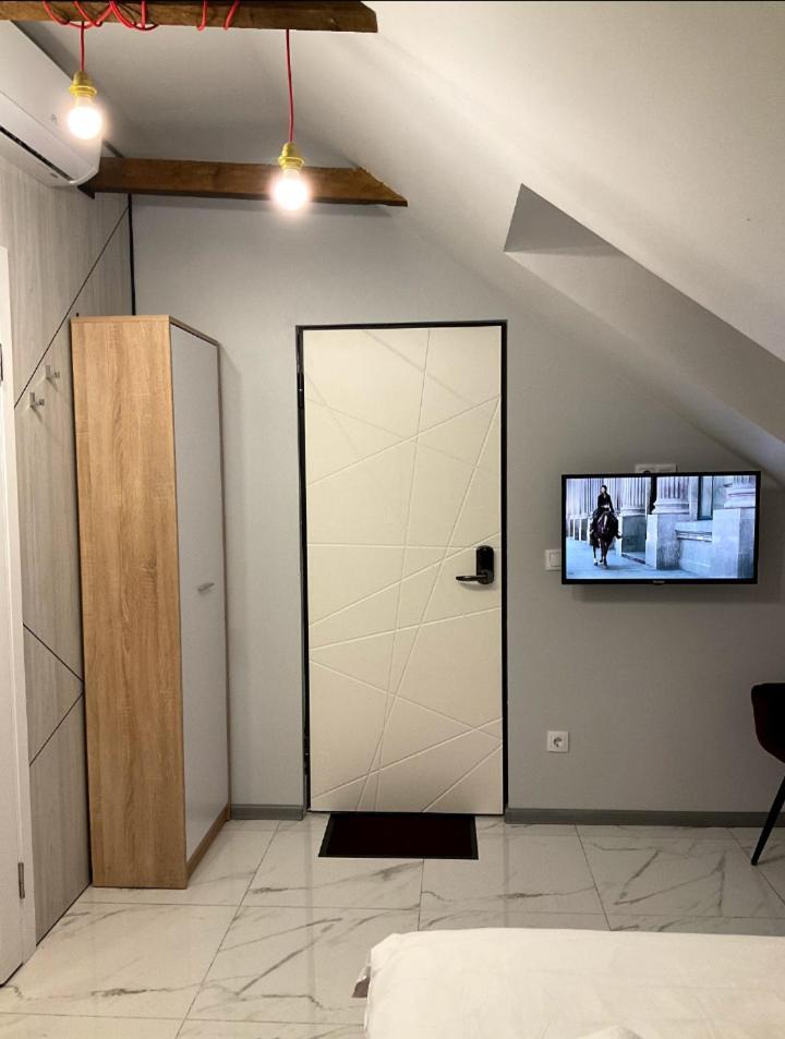 Pure Apartments Vip 5 리비프 외부 사진